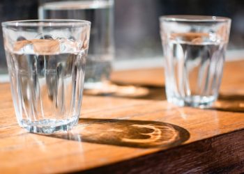 glas med vatten